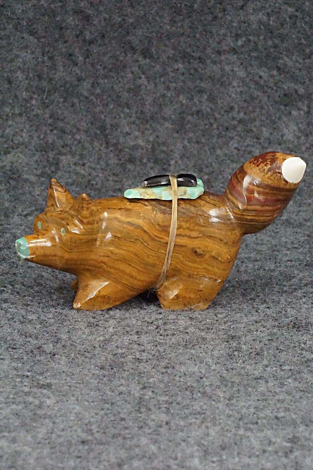 Wolf Zuni Fetish Carving - Enrike Leekya