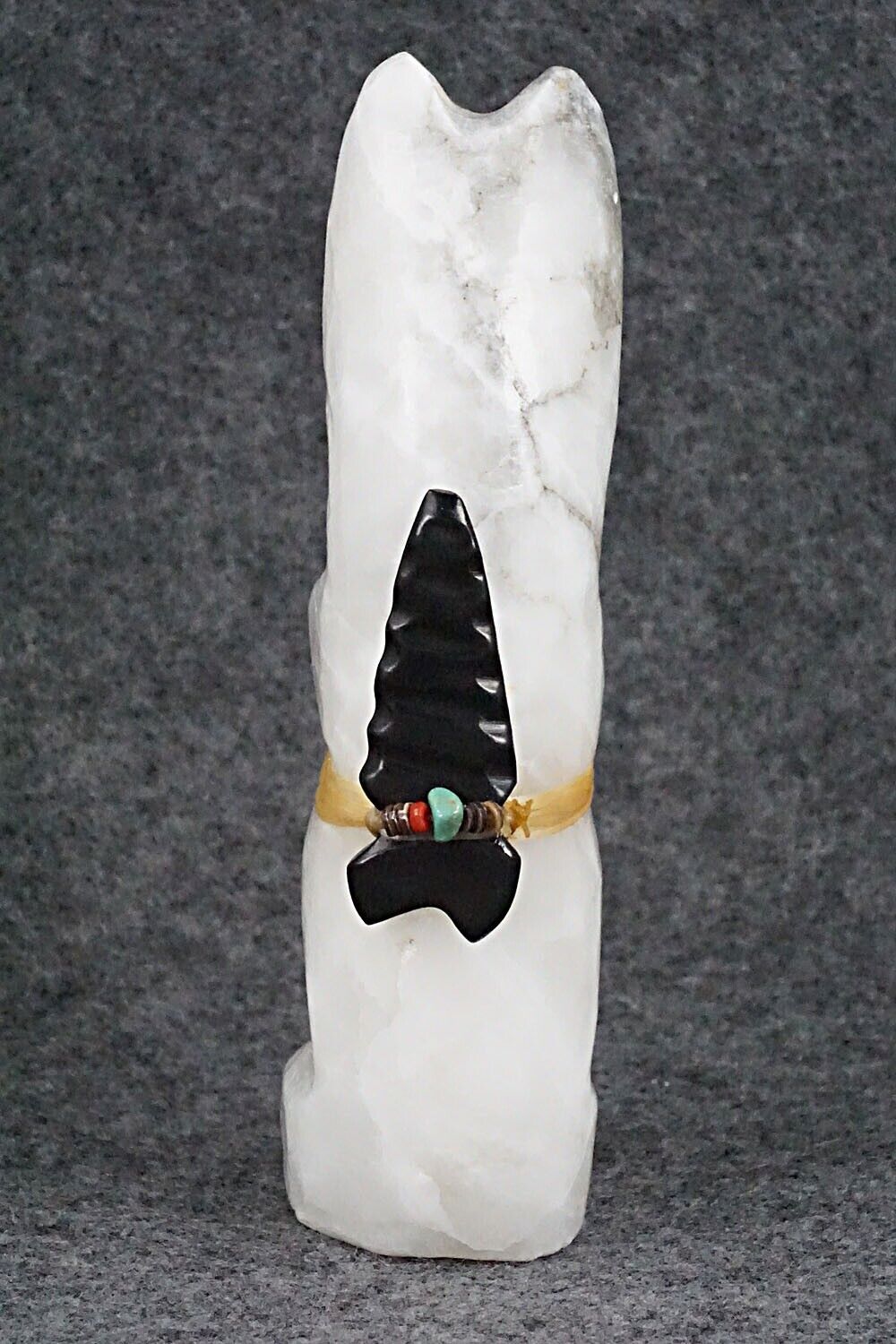 Bear Zuni Fetish Carving - Peter Gasper