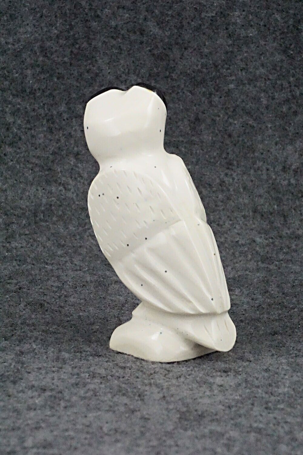Owl Zuni Fetish Carving - Enrike Leekya