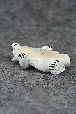 Bear Zuni Fetish Carving - Claudia Peina