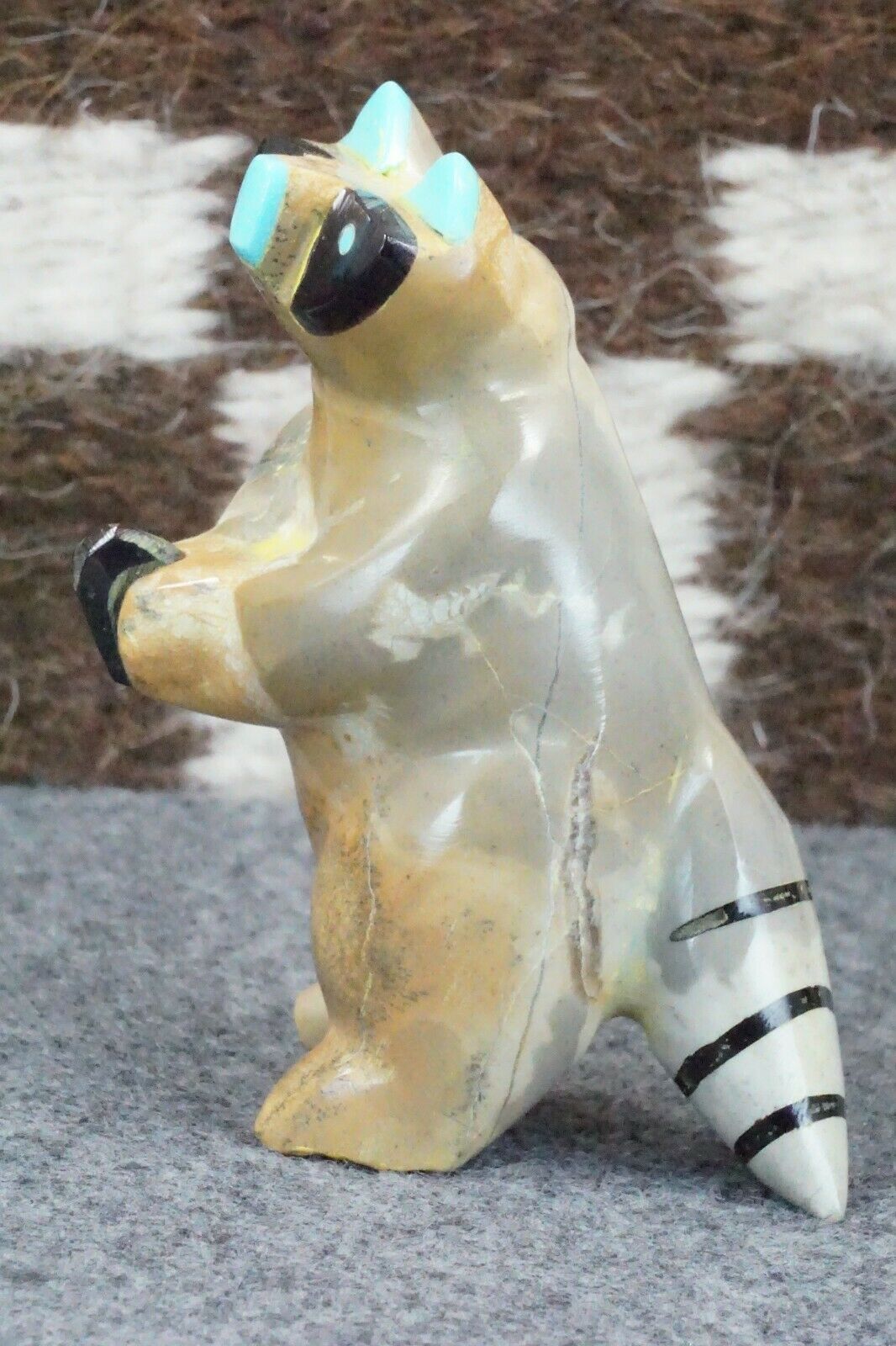 Raccoon Zuni Fetish Carving - Enrike Leekya