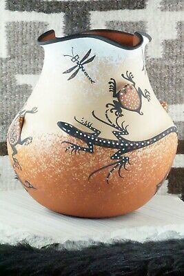 Zuni Pottery - Deldrick & Lorenda Cellicion