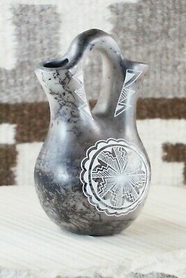 Acoma Pottery - Veronica Lewis