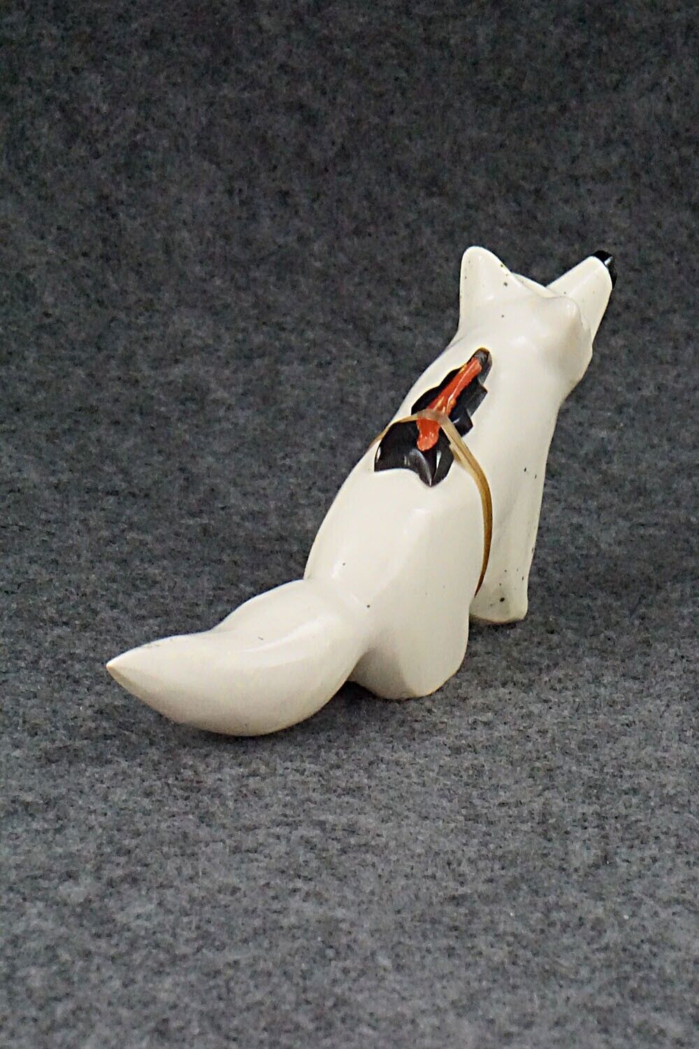 Wolf Zuni Fetish Carving - Enrike Leekya