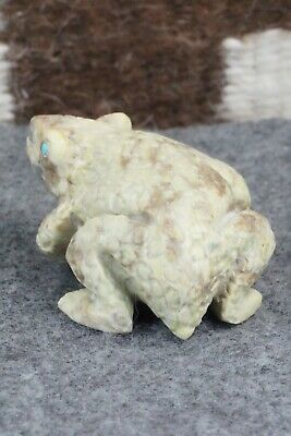 Frog Zuni Fetish Carving - Karen Zunie