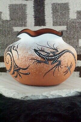 Zuni Pottery - Deldrick Cellicion
