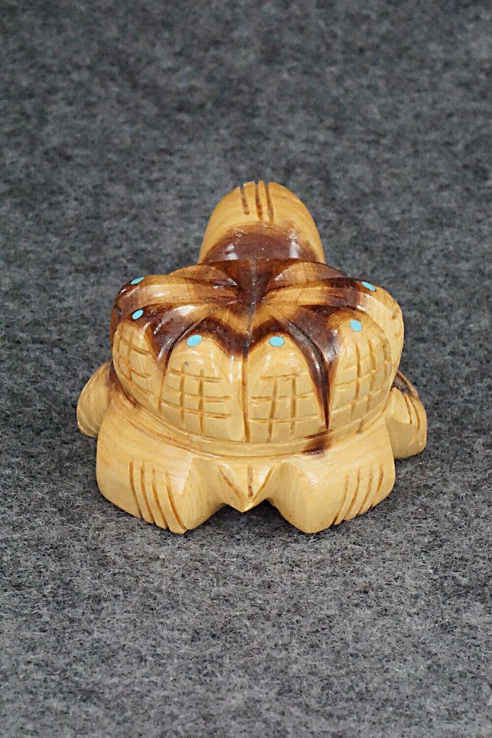 Turtle Zuni Fetish Carving - Louise Ponchuella