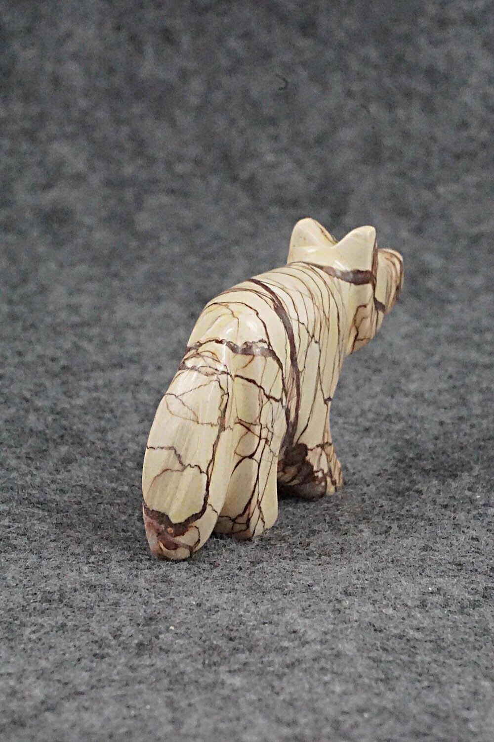 Wolf Zuni Fetish Carving - Rodney Laiwakete