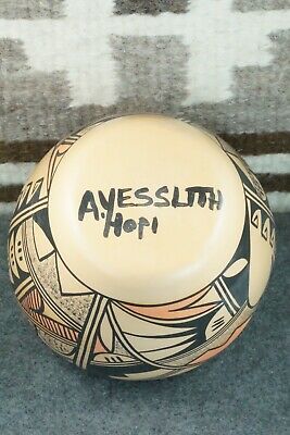 Hopi Pottery - Alta Yesslith