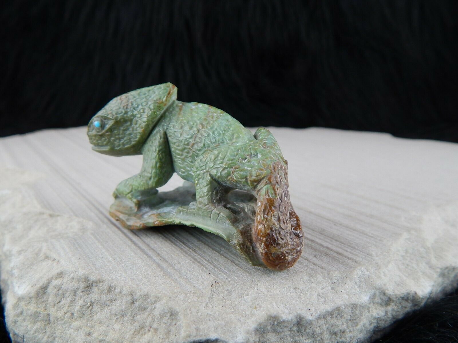 Chameleon Zuni Fetish Carving - Derrick Kaamasee - High Lonesome Trading