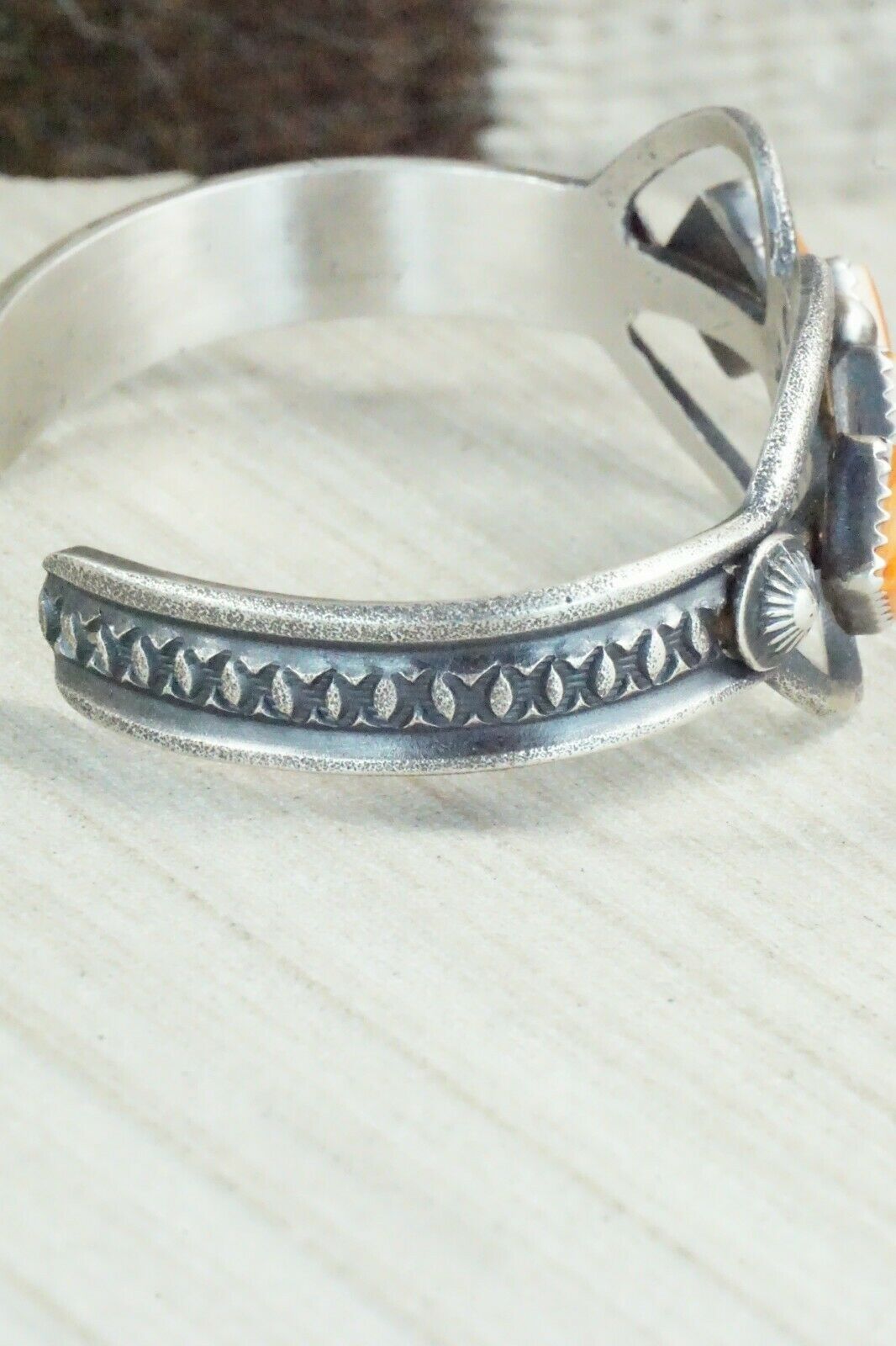 Spiny Oyster and Sterling Silver Bracelet - Eva & Linberg Billah
