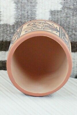 Zuni Pottery - Tonia Fontenelle