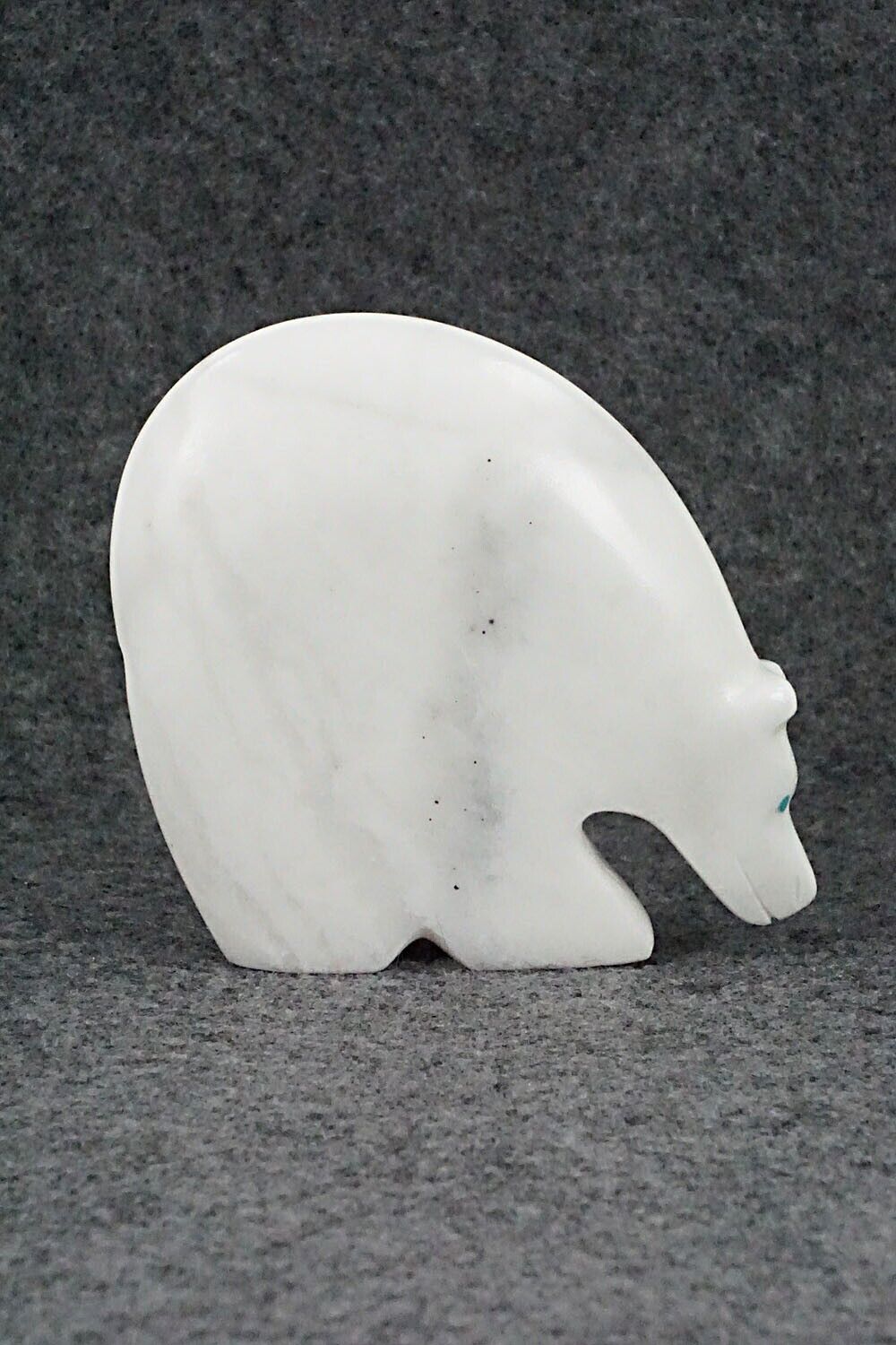 Bear Zuni Fetish Carving - Andres Lementino