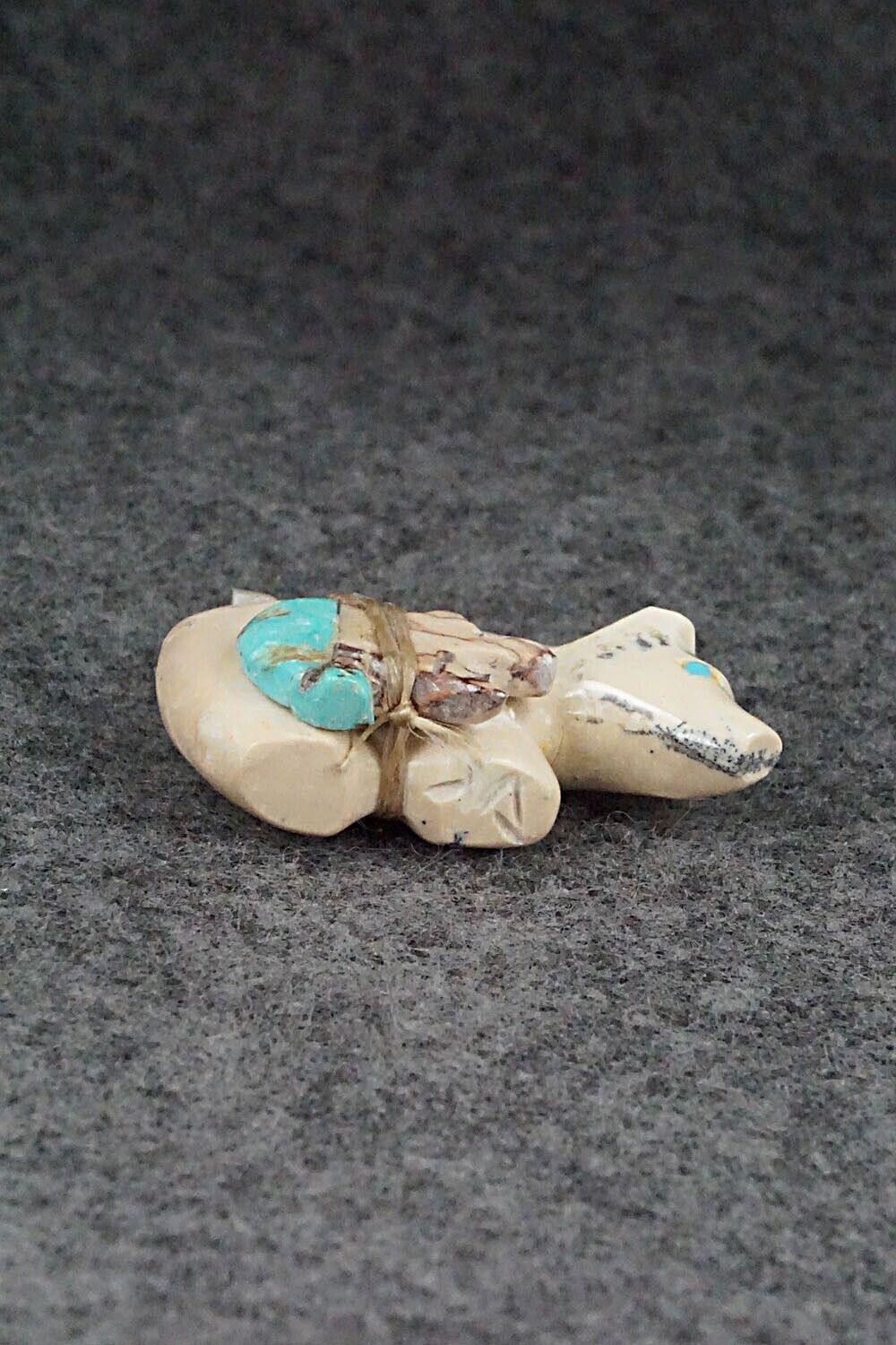 Bear and Cub Zuni Fetish Carving - Donovan Laiwakete