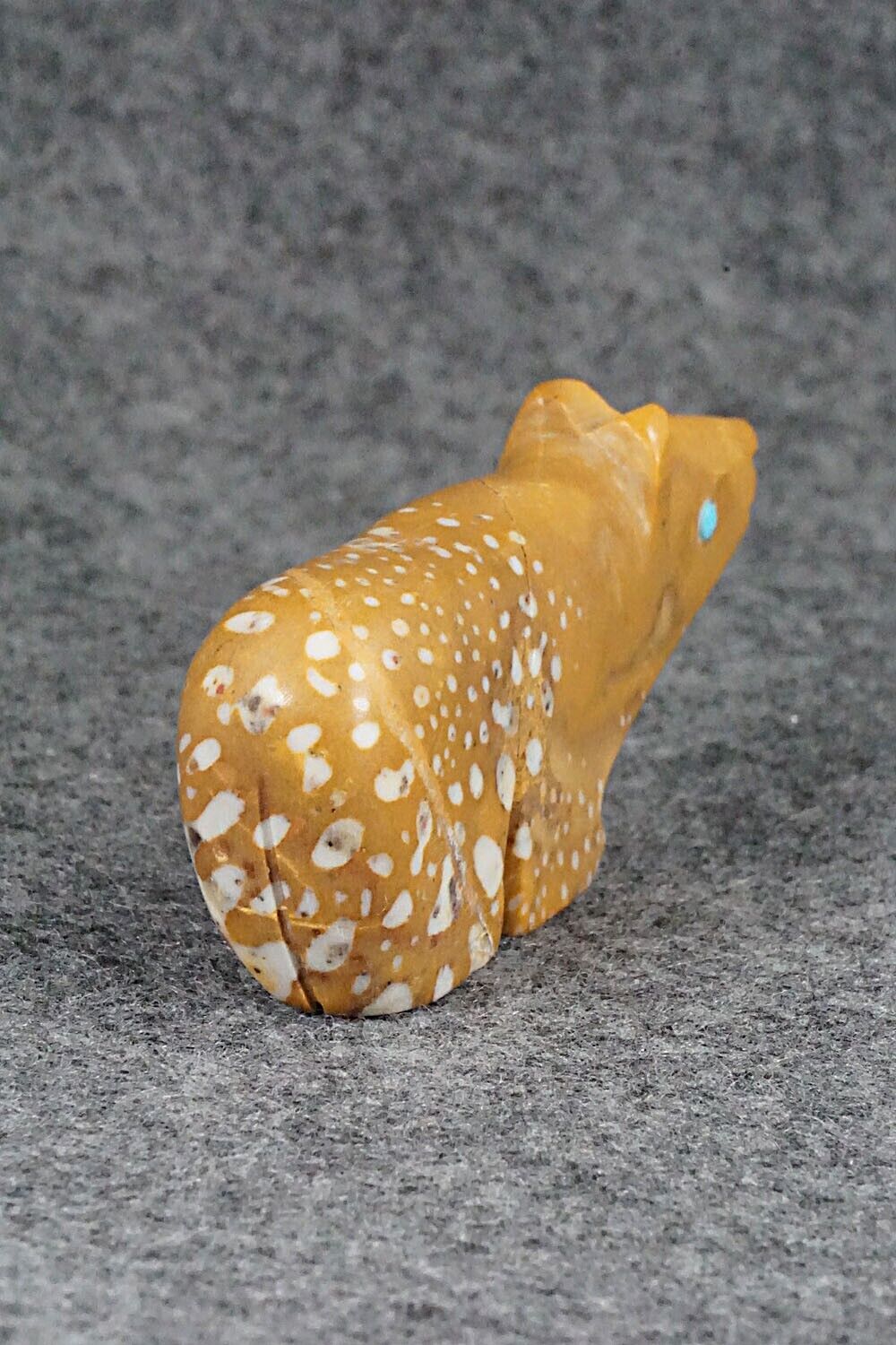 Bear Zuni Fetish Carving - Ronnie Lunasee