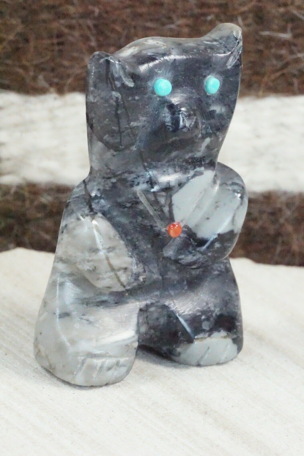 Bear Zuni Fetish Carving - Taylor Gia