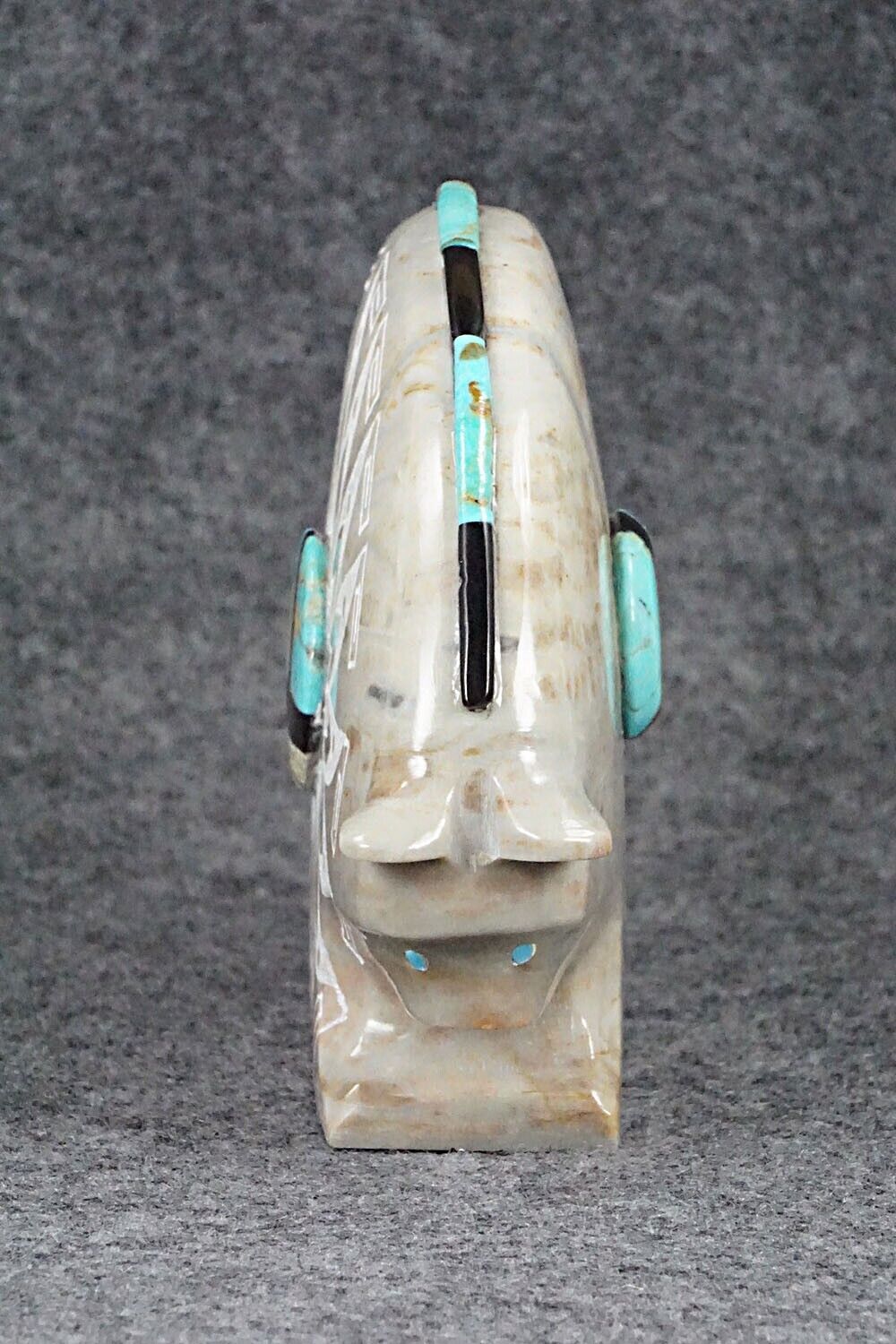 Bear Zuni Fetish Carving - Shannon Calavaza