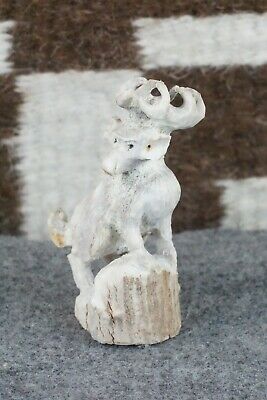 Deer Zuni Fetish Carving - Lewis Malie Jr.