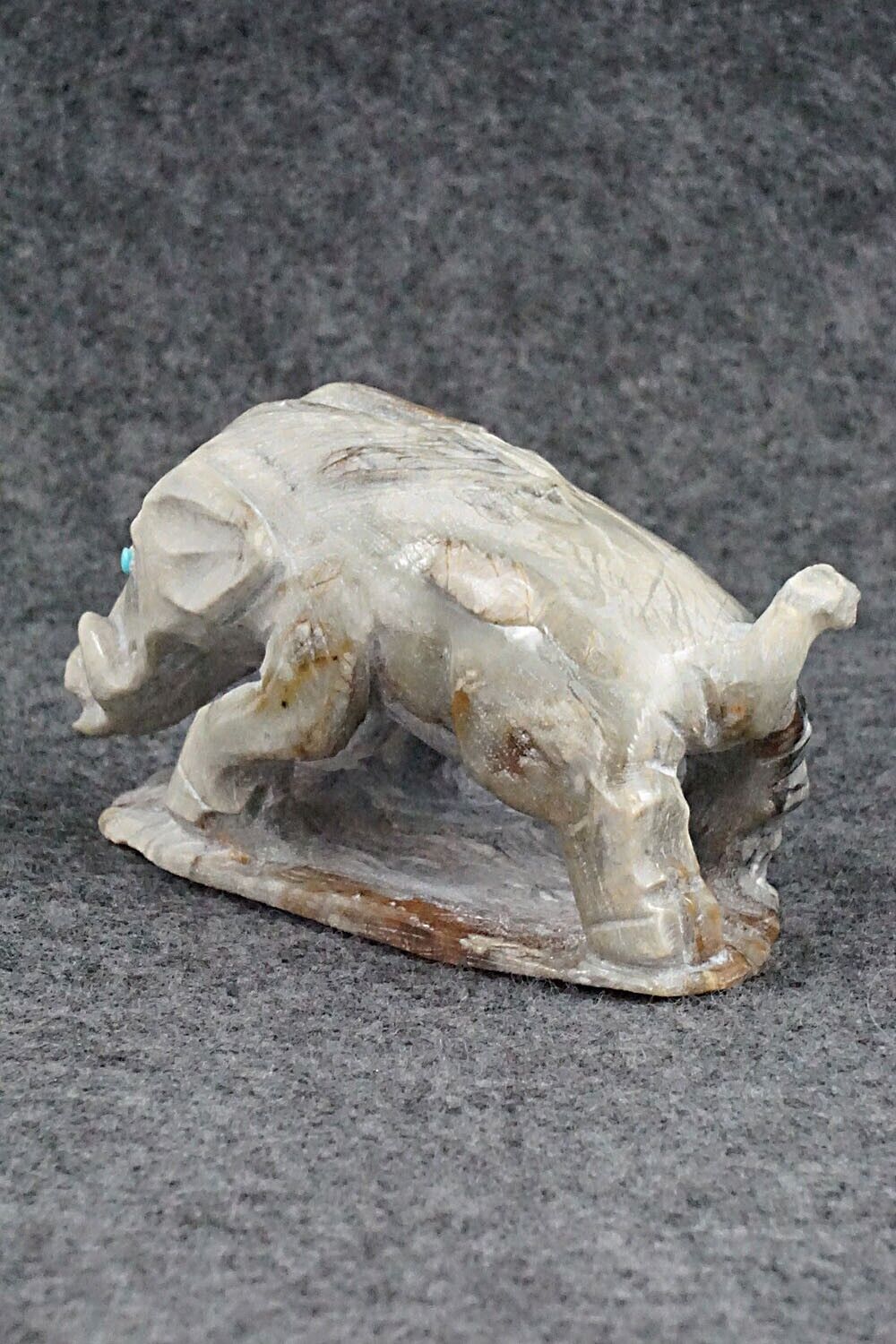 Hog Zuni Fetish - Derrick Kaamasee