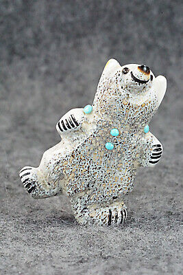 Bear Zuni Fetish Carving - Claudia Peina