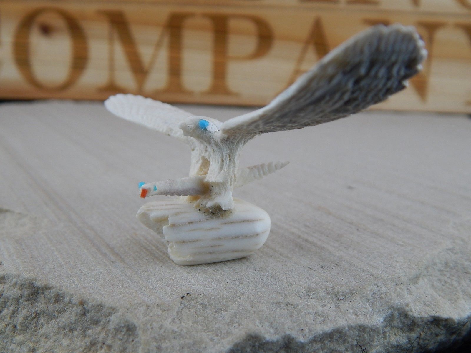 Eagle Zuni Fetish Carving - Marlon Lowsayatee - High Lonesome Trading