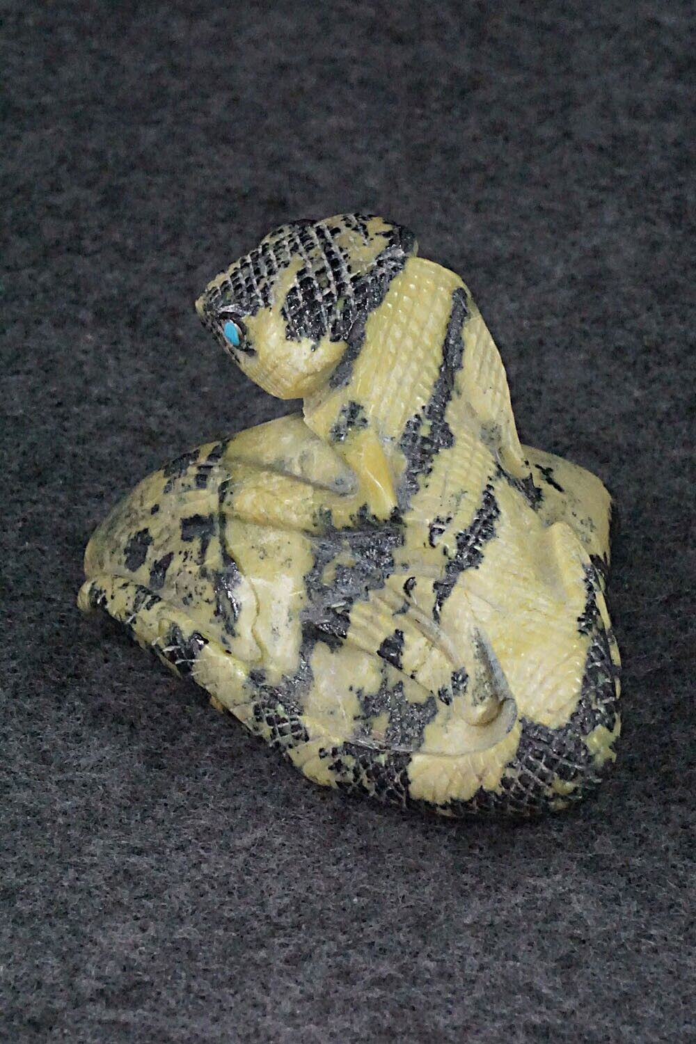 Lizard Zuni Fetish Carving - Hudson Sandy
