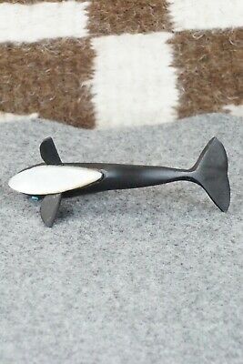 Whale Zuni Fetish Carving - Jon Quam