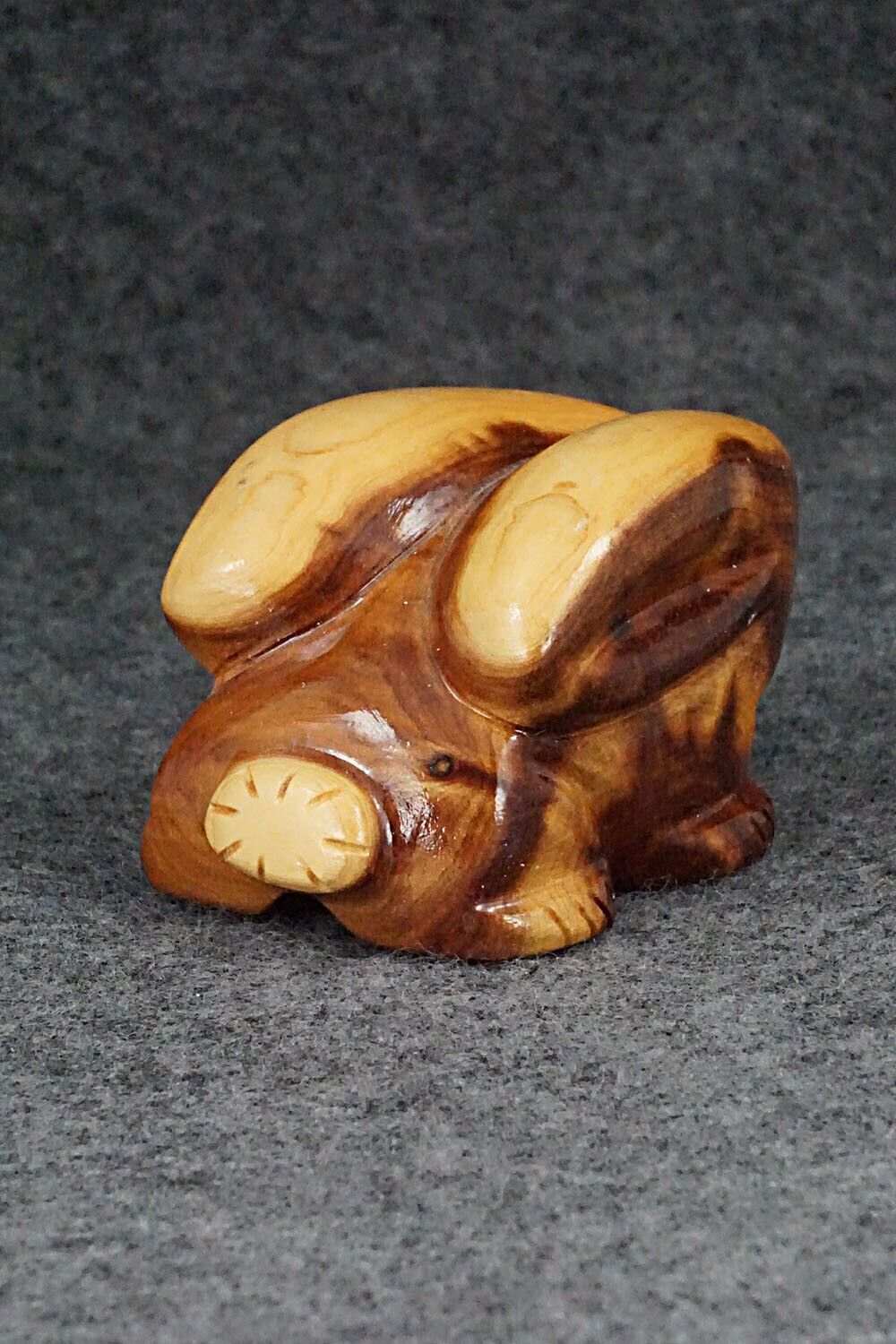 Rabbit Zuni Fetish Carving - Louise Ponchuella