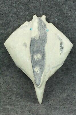 Stingray Zuni Fetish Carving - Derrick Kaamasee