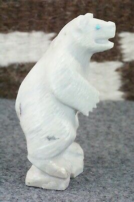 Bear Zuni Fetish Carving - Derrick Kaamasee