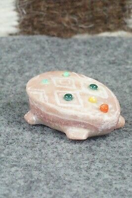 Frog Zuni Fetish Carving - Phyllis Panteah