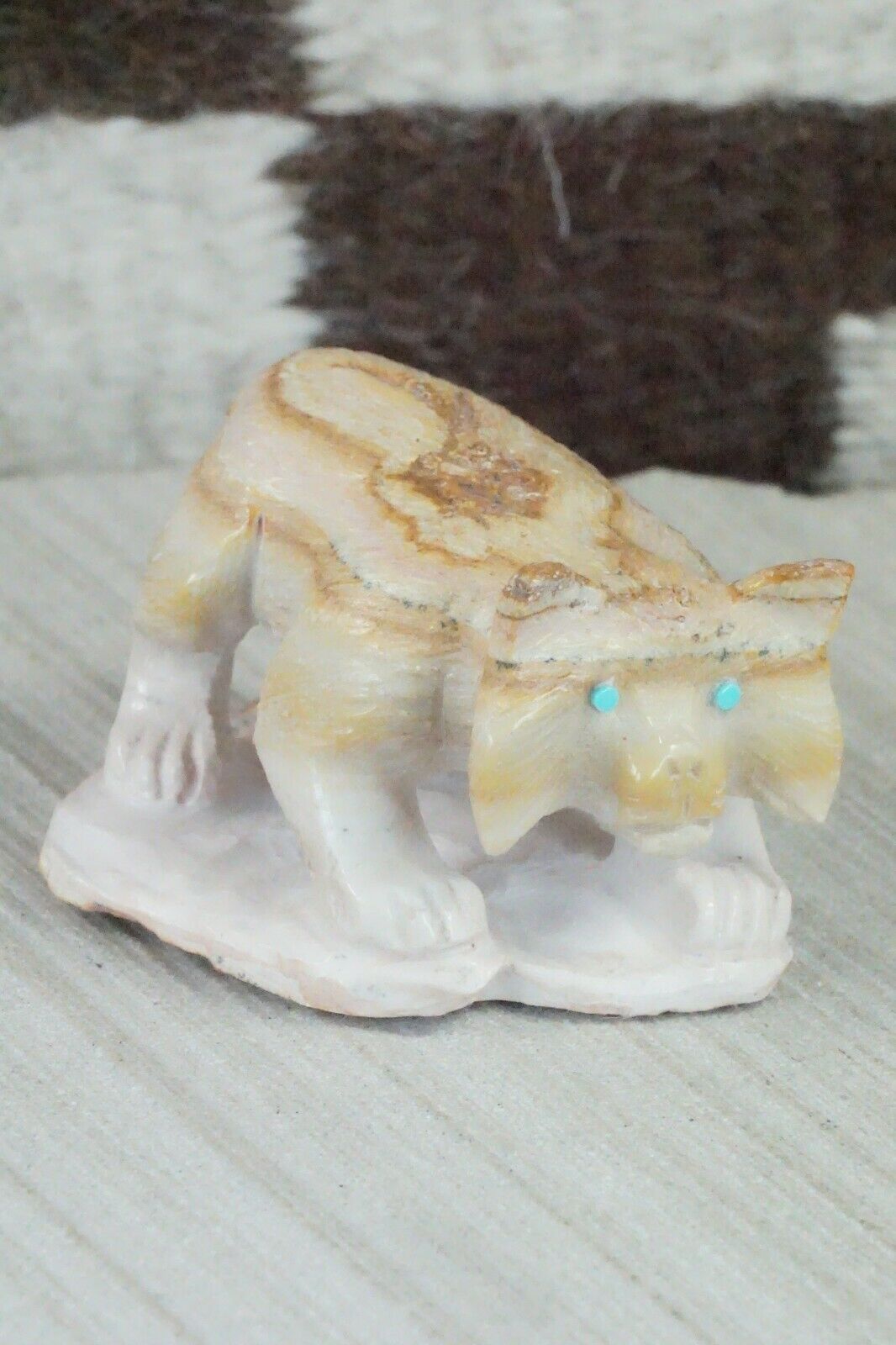 Bobcat Zuni Fetish Carving - Derrick Kaamasee