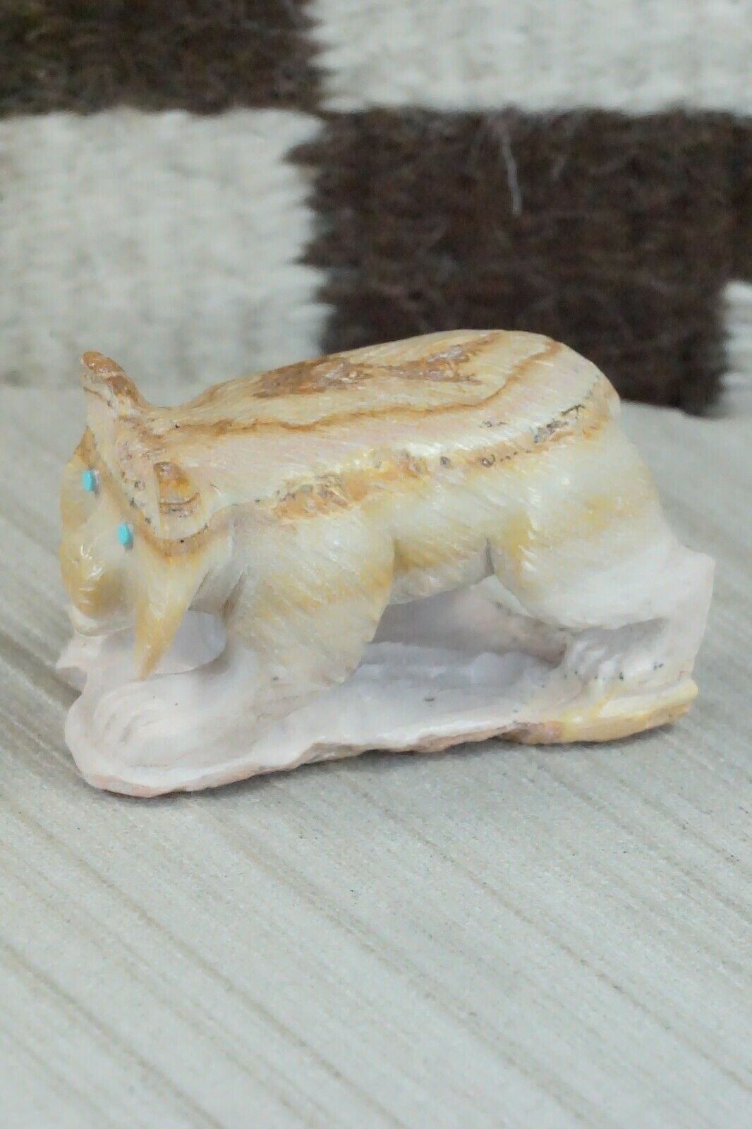 Bobcat Zuni Fetish Carving - Derrick Kaamasee