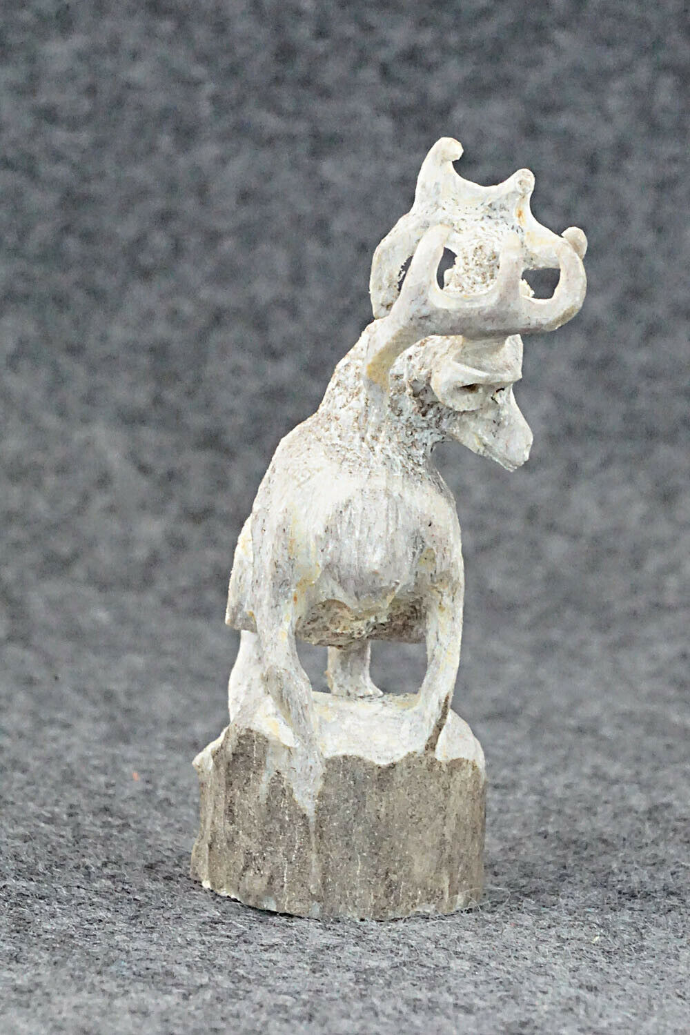 Deer Zuni Fetish Carving - Lewis Malie Jr.