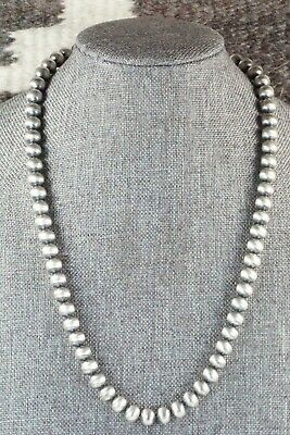Navajo Pearl Necklace - Jan Mariano