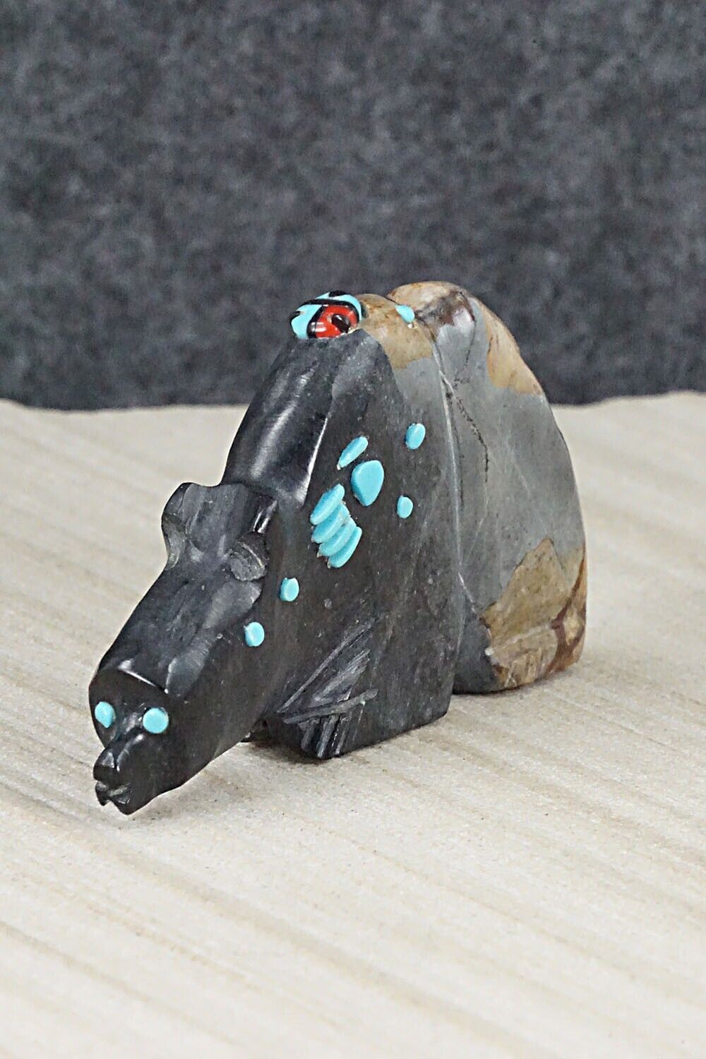 Bear Zuni Fetish Carving - Danette Laate