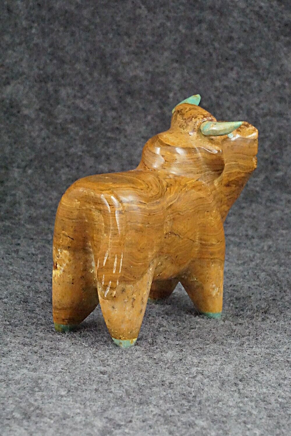 Bull Zuni Fetish Carving - Enrike Leekya