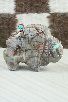 Buffalo Zuni Fetish Carving - Kevin Quam