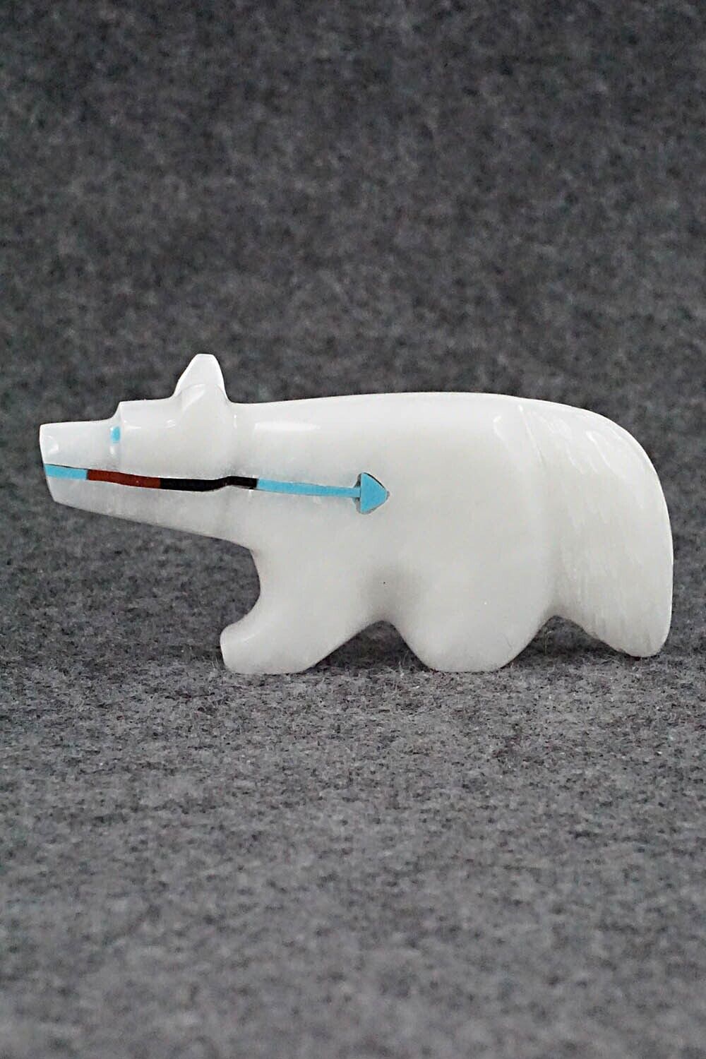 Wolf Zuni Fetish Carving - Rodney Laiwakete