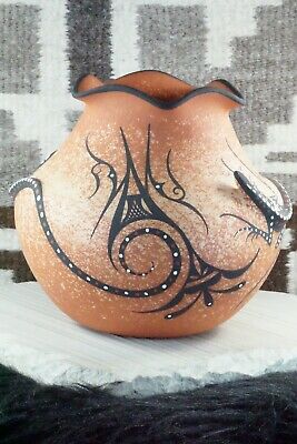 Zuni Pottery - Deldrick Cellicion