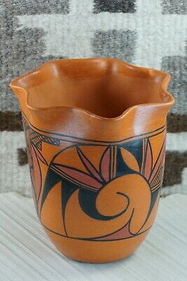 Hopi Pottery - Alta Yesslith