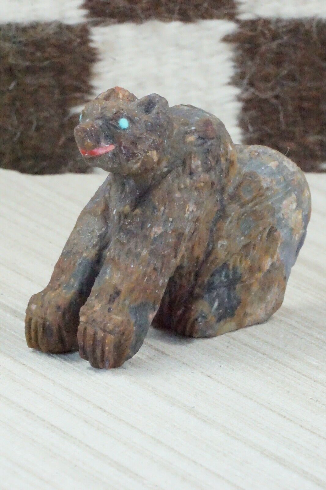 Bear Zuni Fetish Carving - Jon Quam