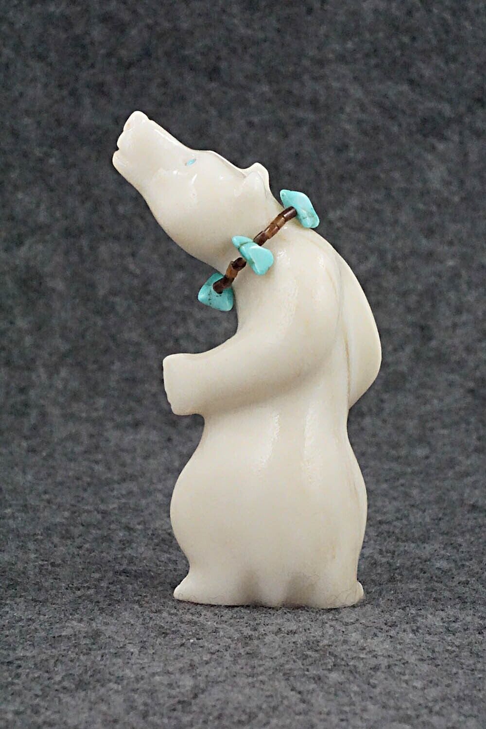 Bear Zuni Fetish Carving - Albert Eustace
