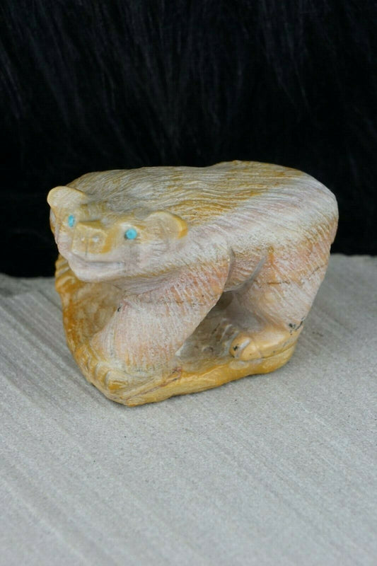 Bear Zuni Fetish Carving - Derrick Kaamasee - High Lonesome Trading