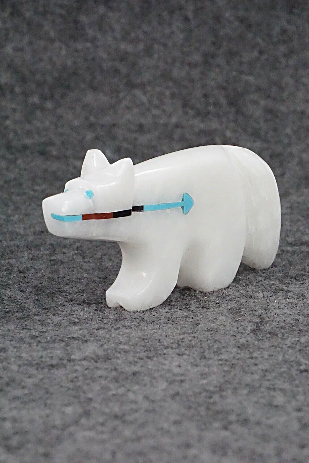 Wolf Zuni Fetish Carving - Rodney Laiwakete
