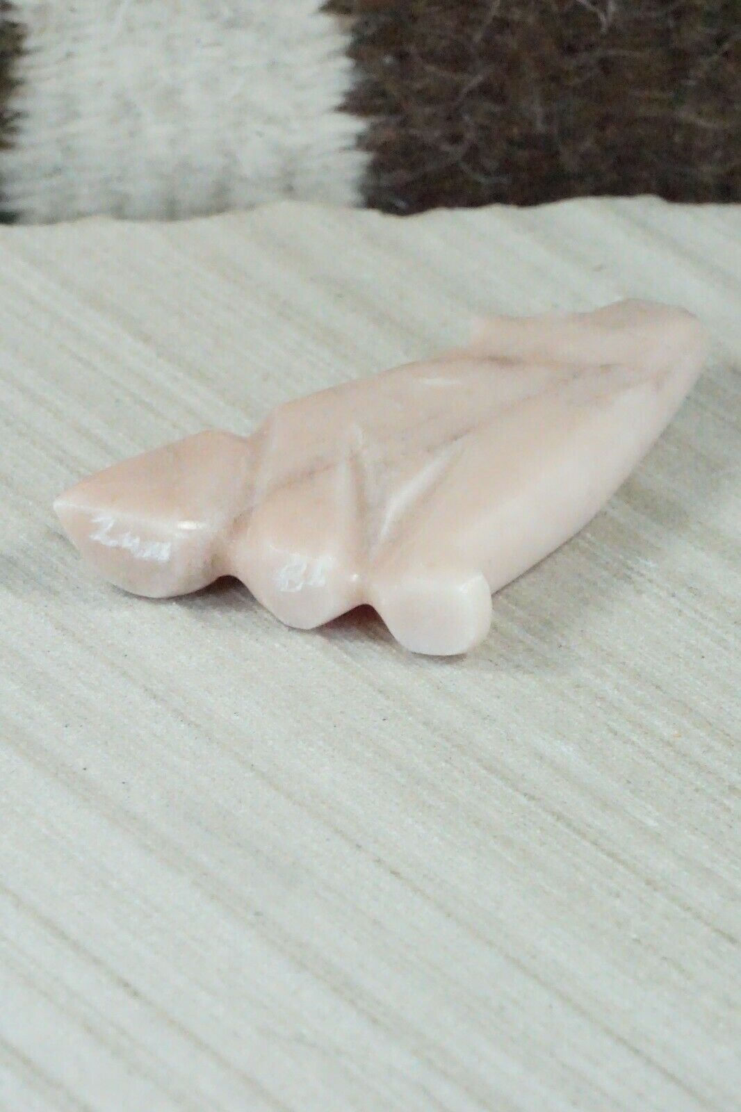 Wolf Zuni Fetish Carving - Bernard Laiwakete