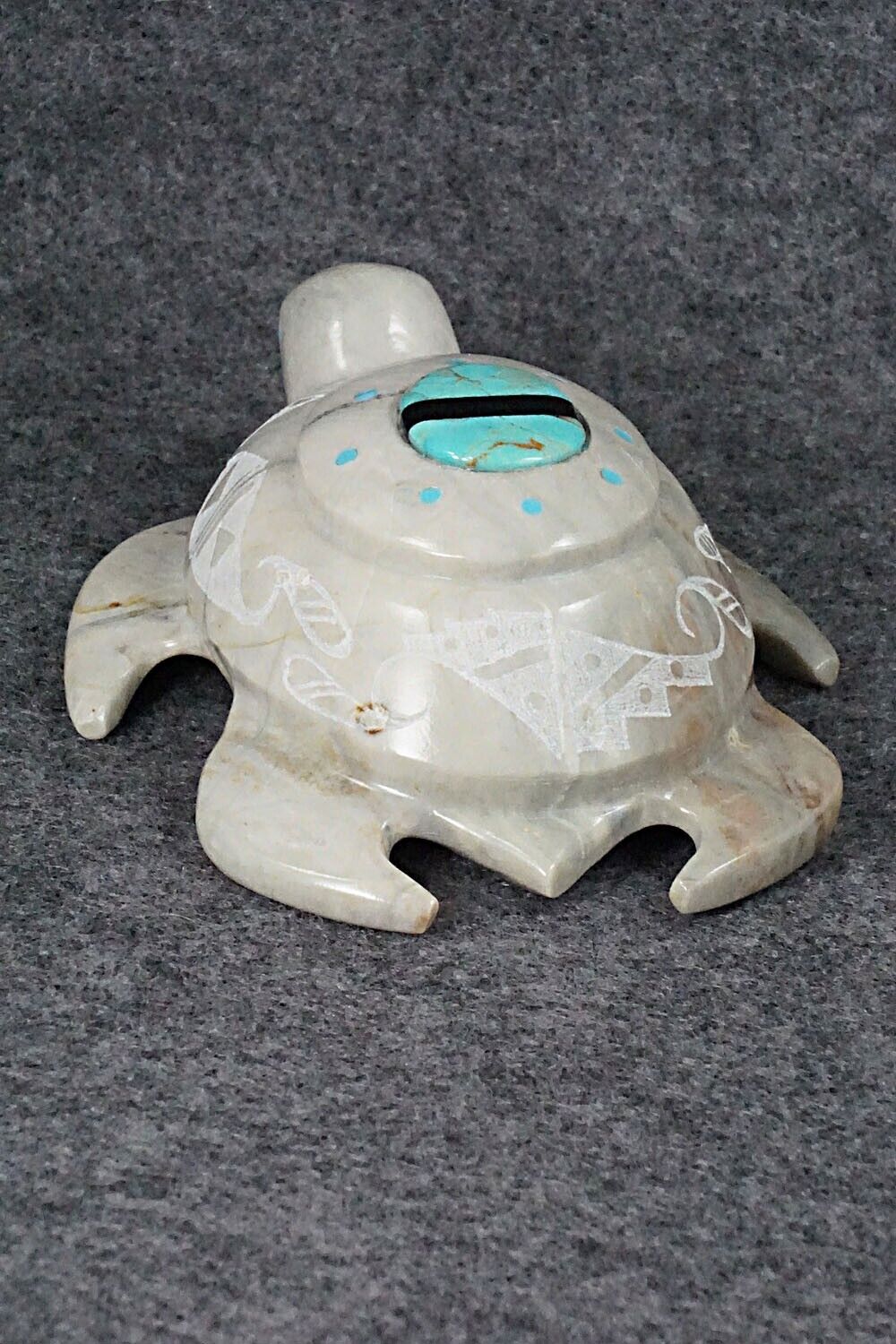 Sea Turtle Zuni Fetish Carving - Shannon Calavaza