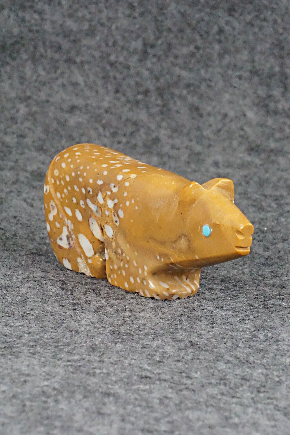 Bear Zuni Fetish Carving - Ronnie Lunasee