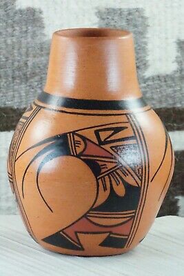 Hopi Pottery - A. Yesslith