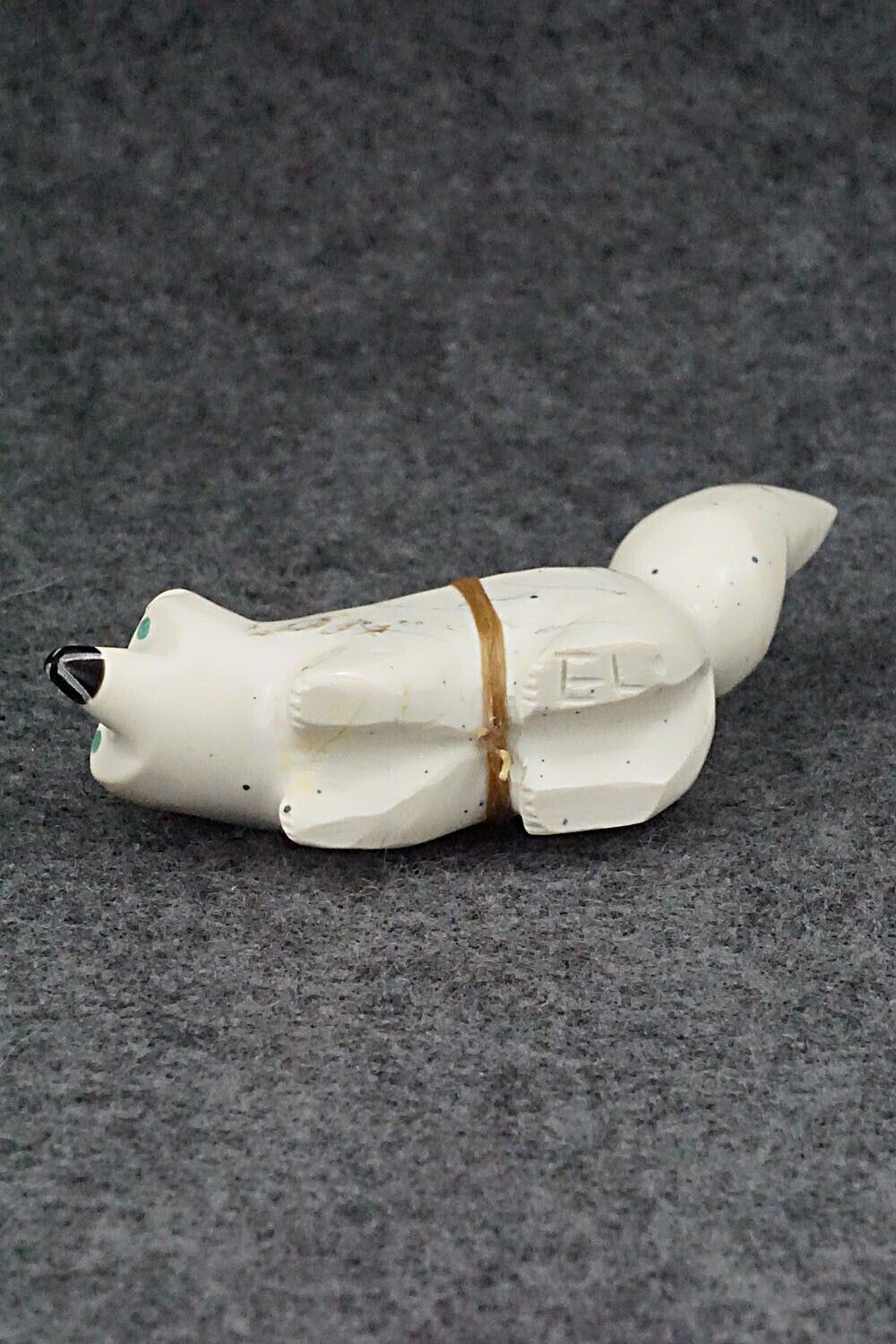 Wolf Zuni Fetish Carving - Enrike Leekya